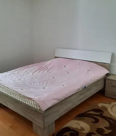 Garsoniera Titan Metrou Costin Georgian